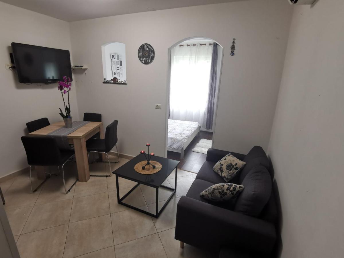 Kaliora Apartman *